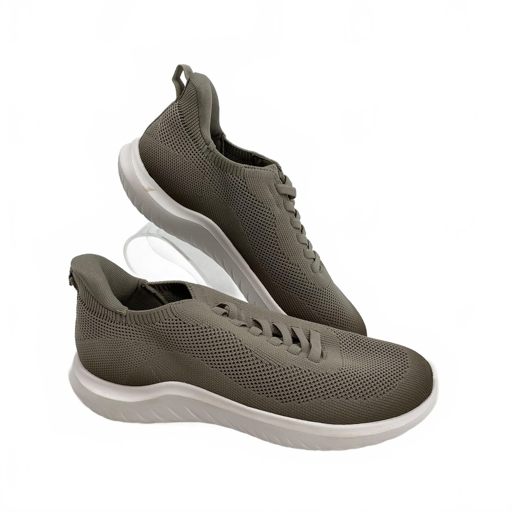 Clarks Grey Gray White Light wear on sole Sneakers | Womens 7.5